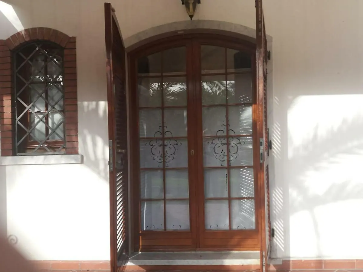 Da Adria al Corvenale - Casa Vacanze Carrara - Villa 0*,